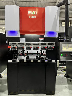 Prensa plegadora eléctrica Delem magnética de 300 toneladas/6000 mm 160 × 4000 mm