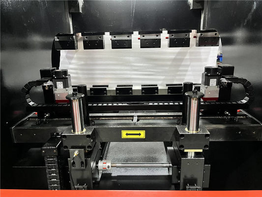 Prensa plegadora eléctrica Delem magnética de 300 toneladas/6000 mm 160 × 4000 mm